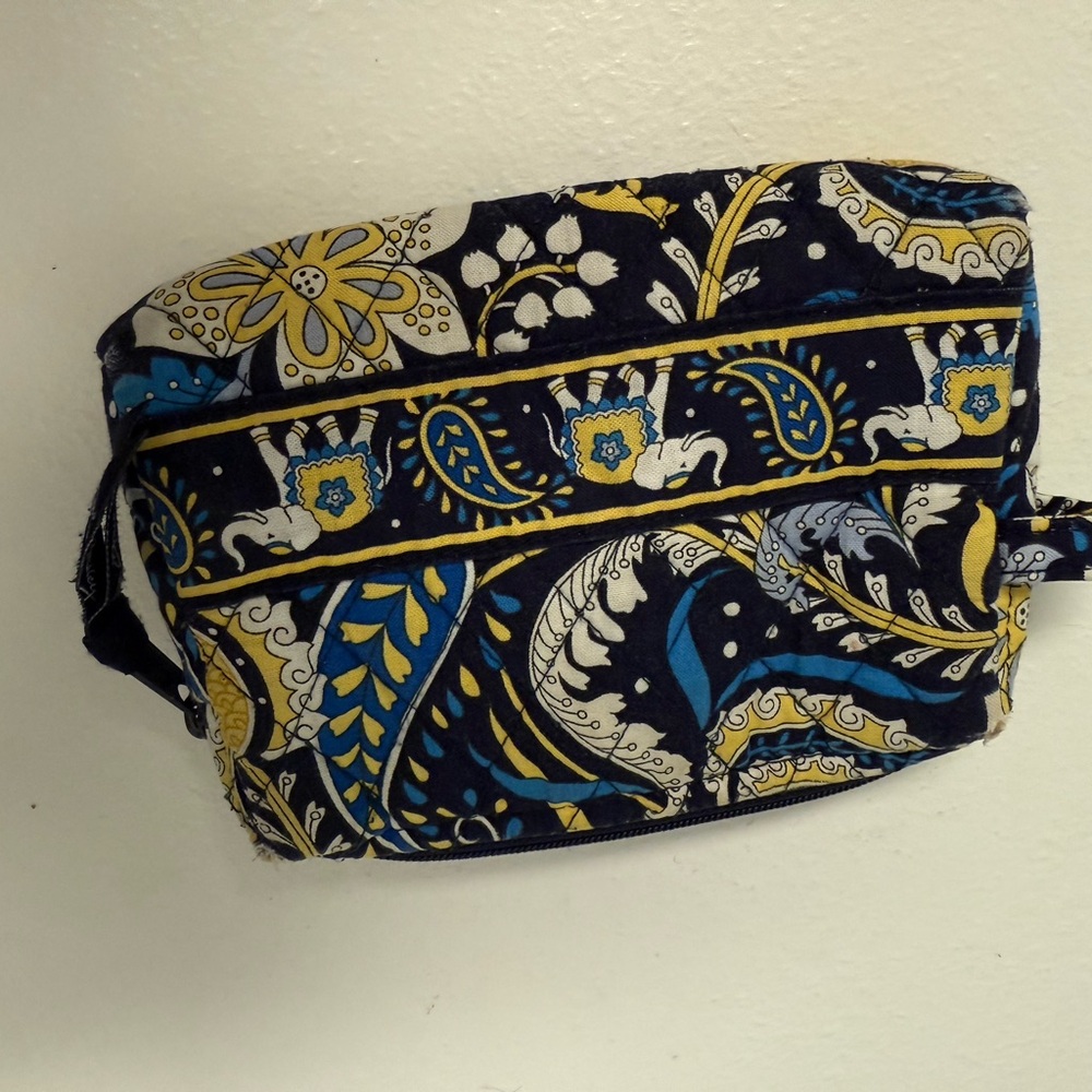 Vera Bradley Cosmetic Bag Ellie Blue Paisley Yellow Blue Elephant Medium Loop